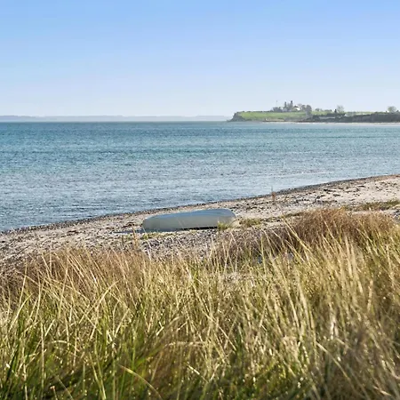 Feriehus Cosy For 6 Near Beachsea